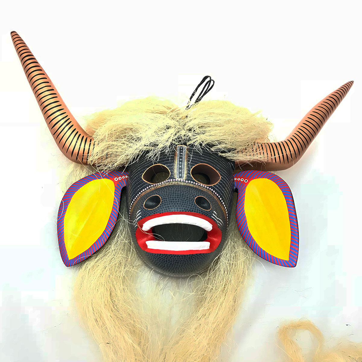Abad Xuana Abad Xuana: Large Cow Mask cows