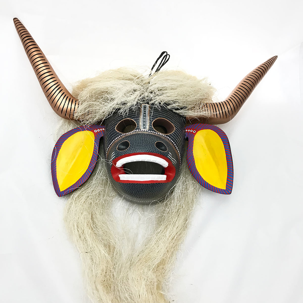 Abad Xuana Abad Xuana: Large Cow Mask cows
