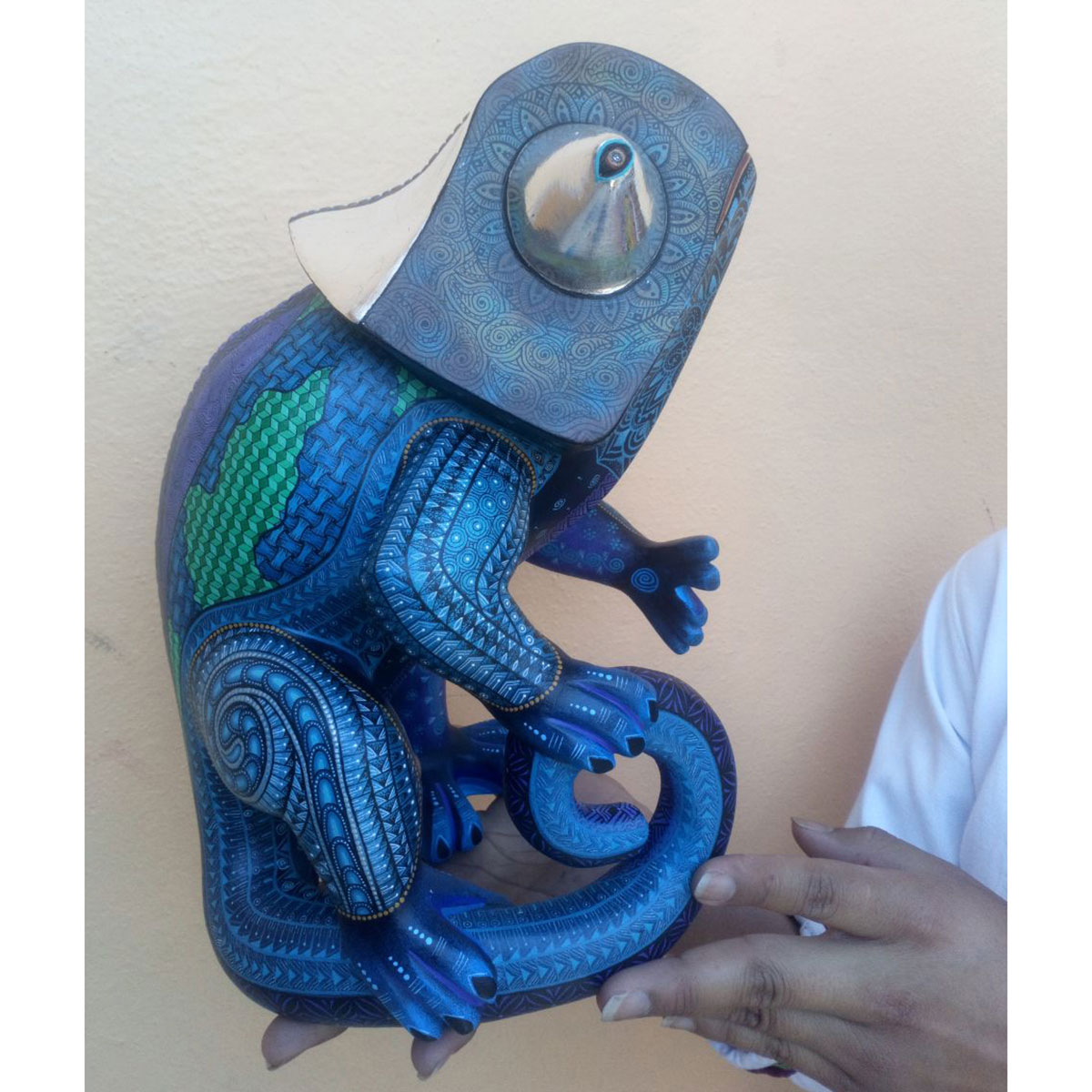 Jacobo and Maria Angeles Jacobo and Maria Angeles Workshop: Silverleaf Museum Quality Chameleon – Just Completed! Chameleon