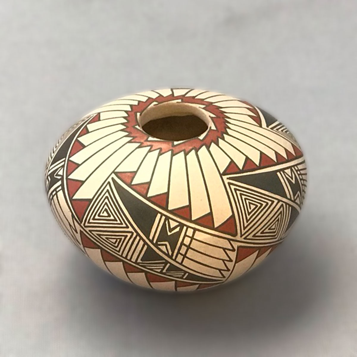 Blanca Quezada Blanca Quezada: Small Round Feathered Pot Mata Ortiz Pottery