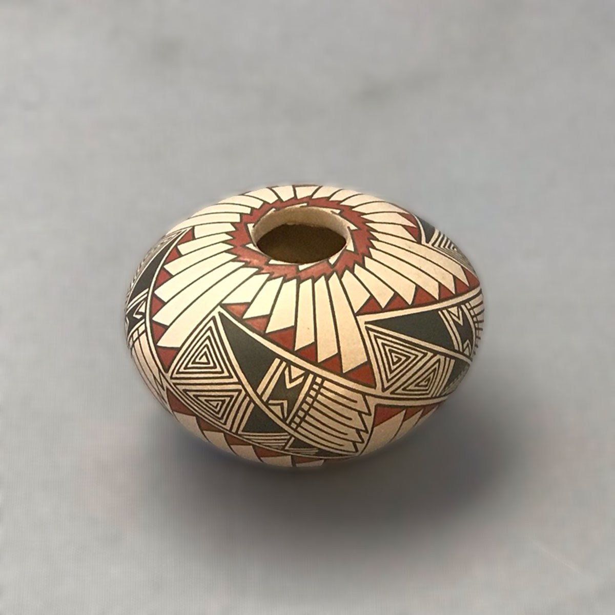 Blanca Quezada Blanca Quezada: Small Round Feathered Pot Mata Ortiz Pottery