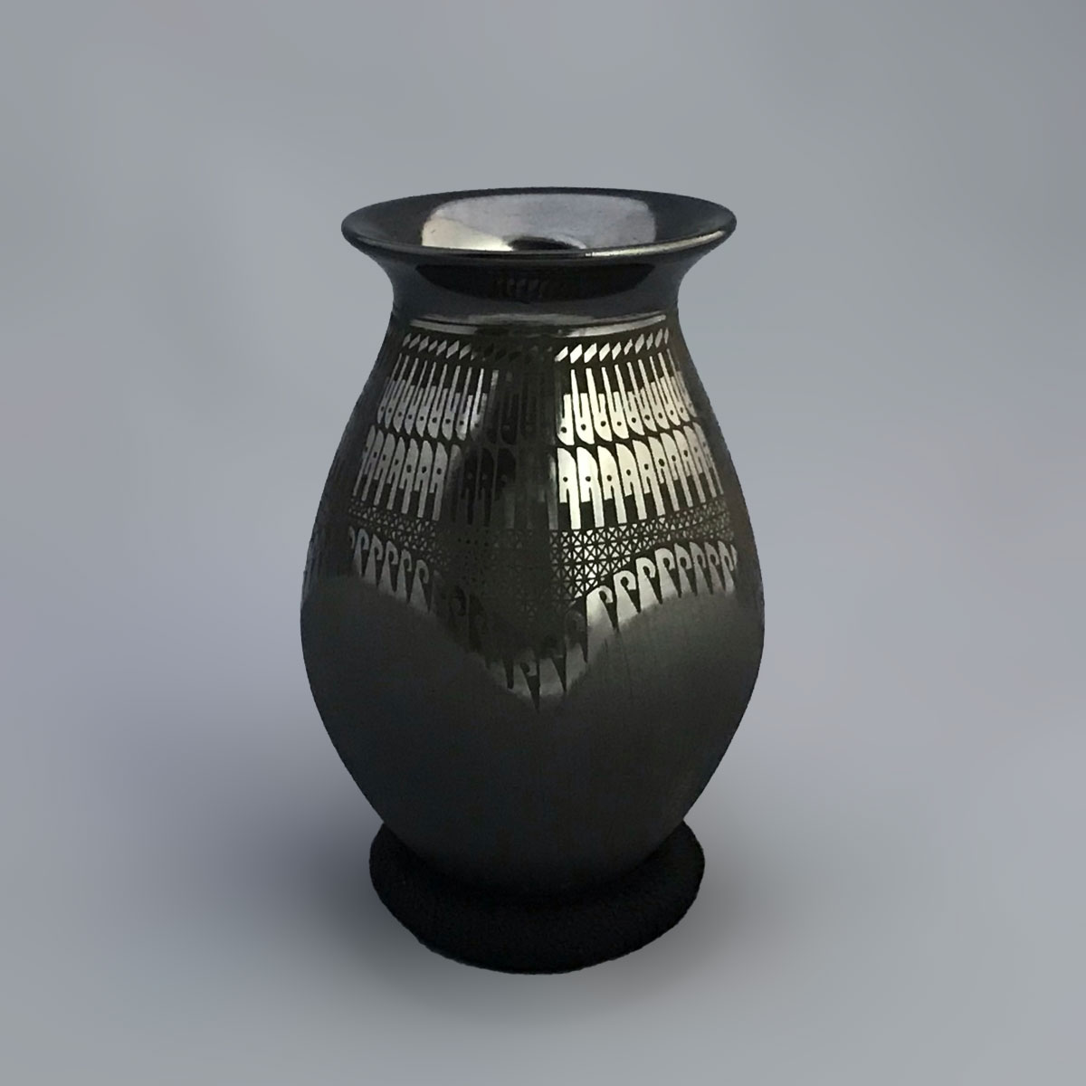 Suzy (Lopez) de Martinez Suzy (Lopez) de Martinez: Medium-sized Geometric Vase mata ortiz